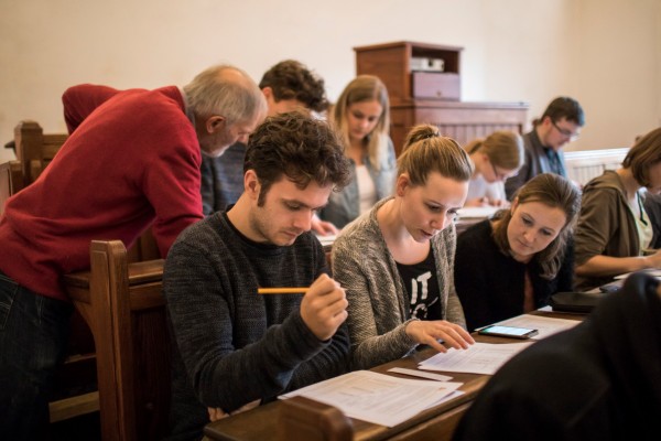 Werkcollege in de 19e-eeuwse collegezaal van Sonnenborgh