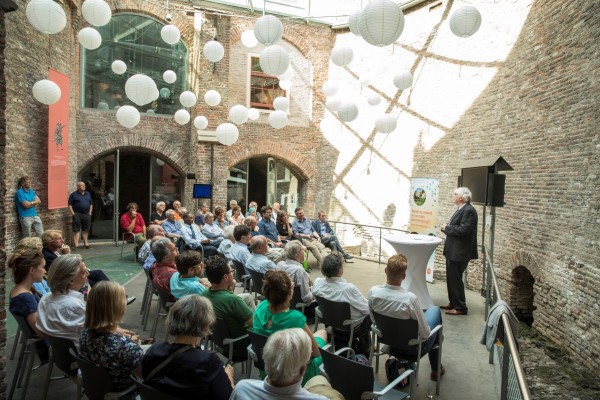 Historische lezing op het Terreplein van bastion Sonnenborgh