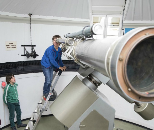 De grote telescoop van sterrenwacht Sonnenborgh