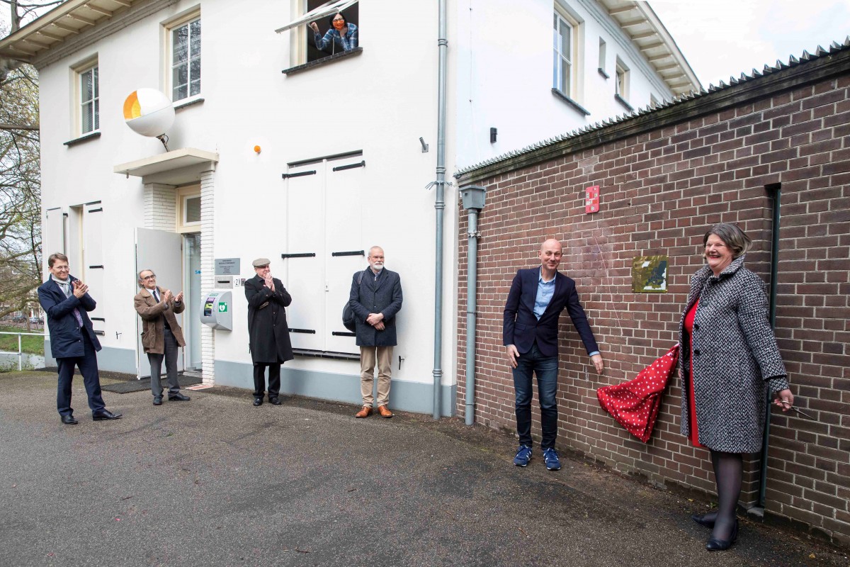 onthulling van de EPS plaquette