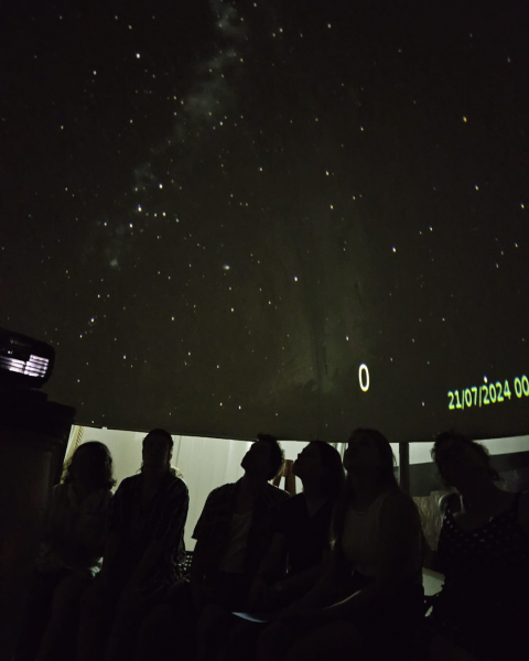 Sterrenkijken in planetarium