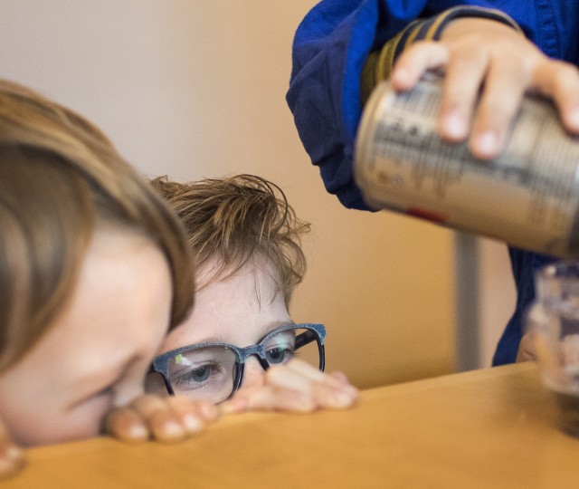 proefjes doen met spullen uit huis