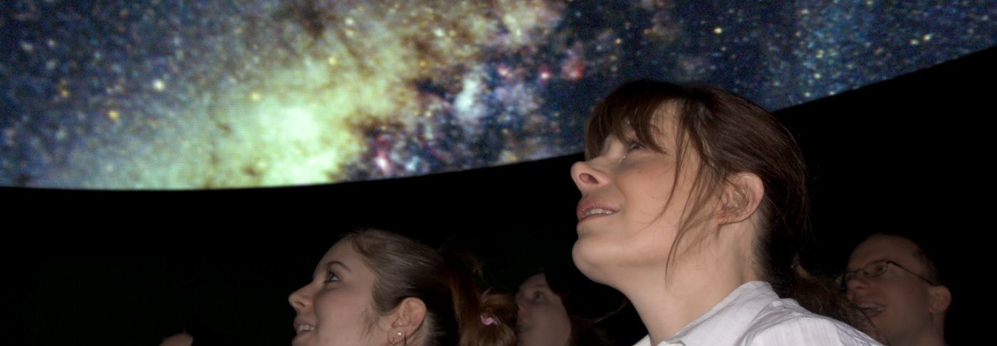 in het planetarium van Sonnenborgh