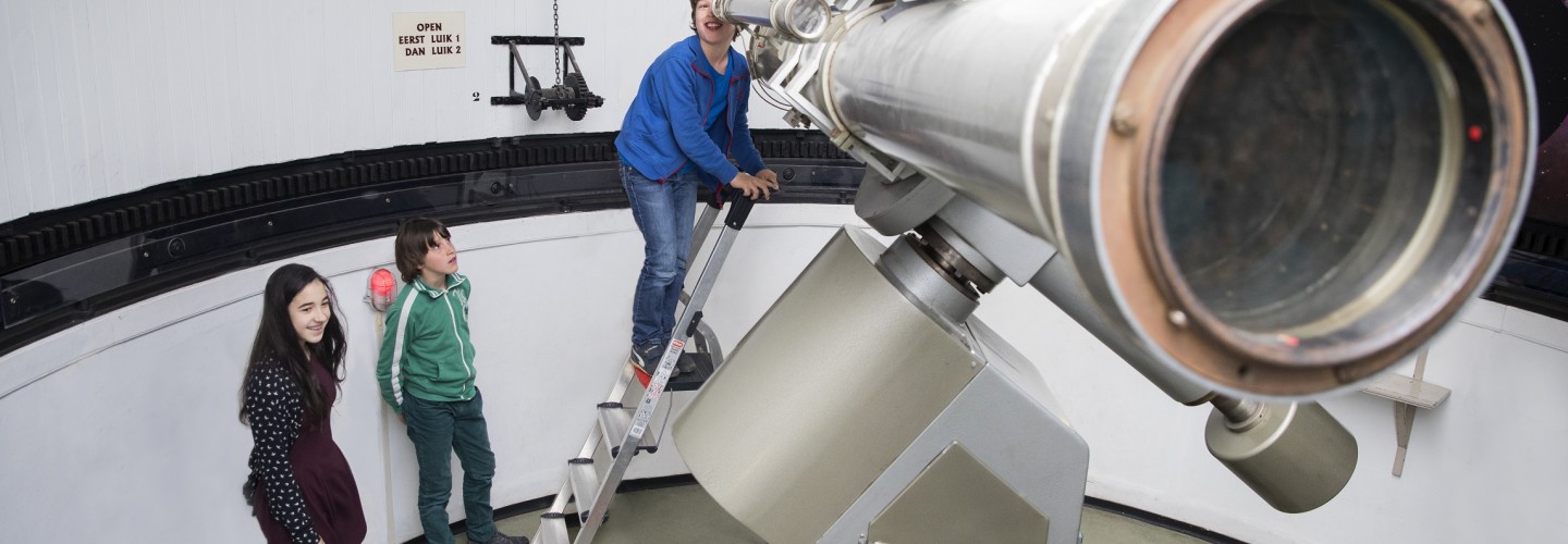 sterren kijken in het planetarium